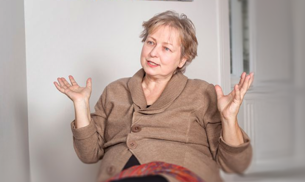 Christine Ax, Vorständin Netzwerk Rechte der Natur Christine Ax, sitzend